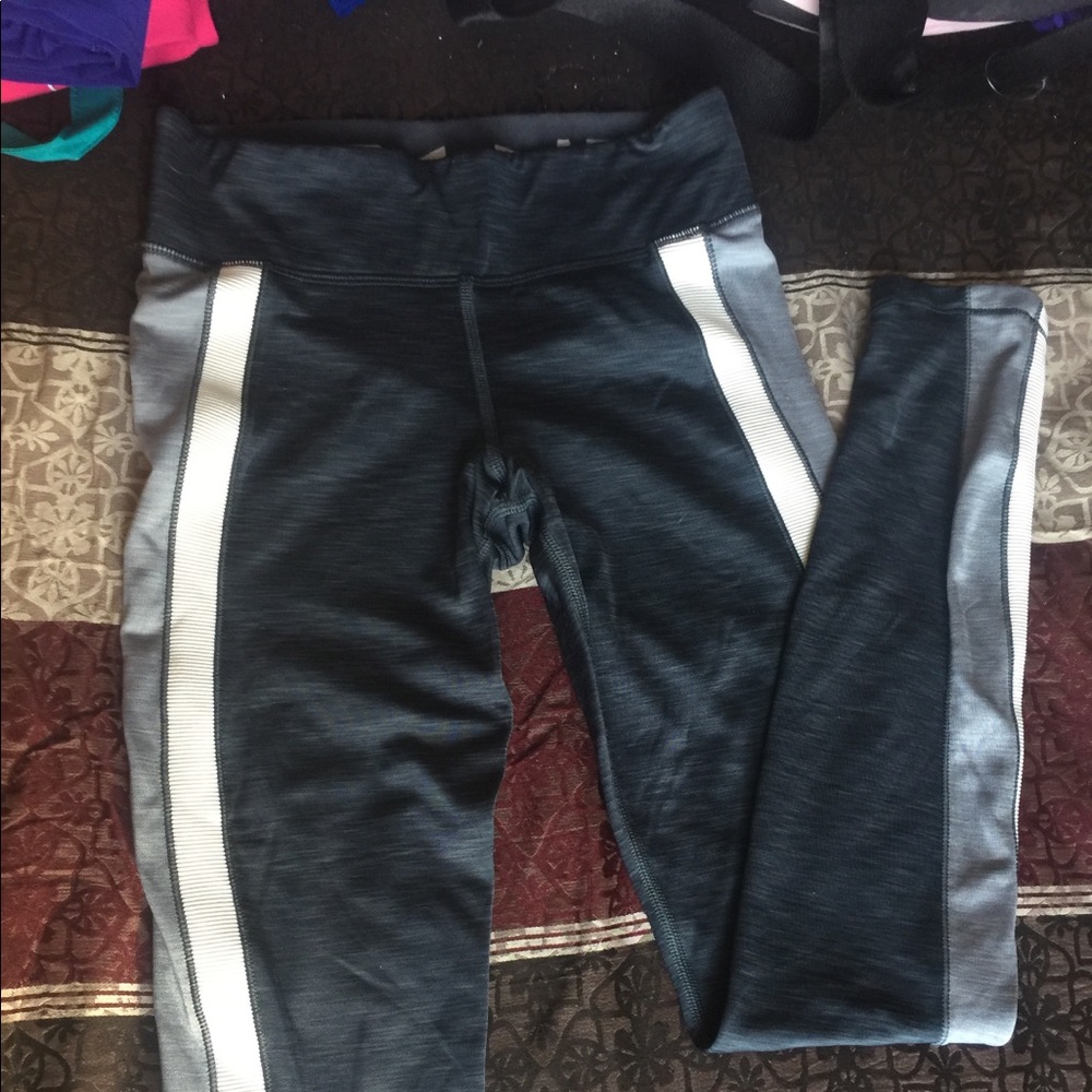 Under Armour like new leggings very cute